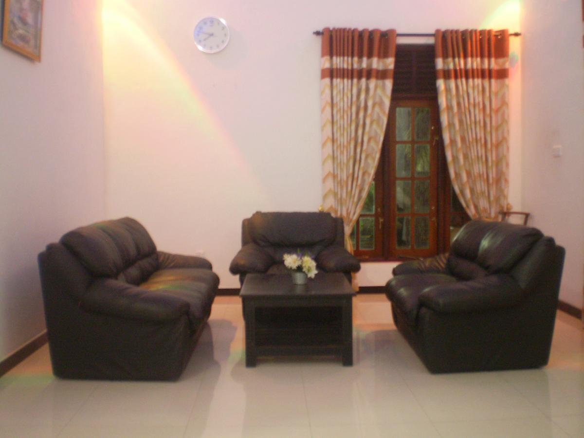 Grand Hilton Hotel Negombo Bagian luar foto