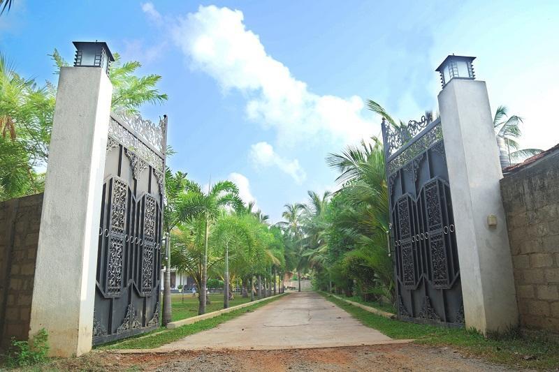 Grand Hilton Hotel Negombo Bagian luar foto